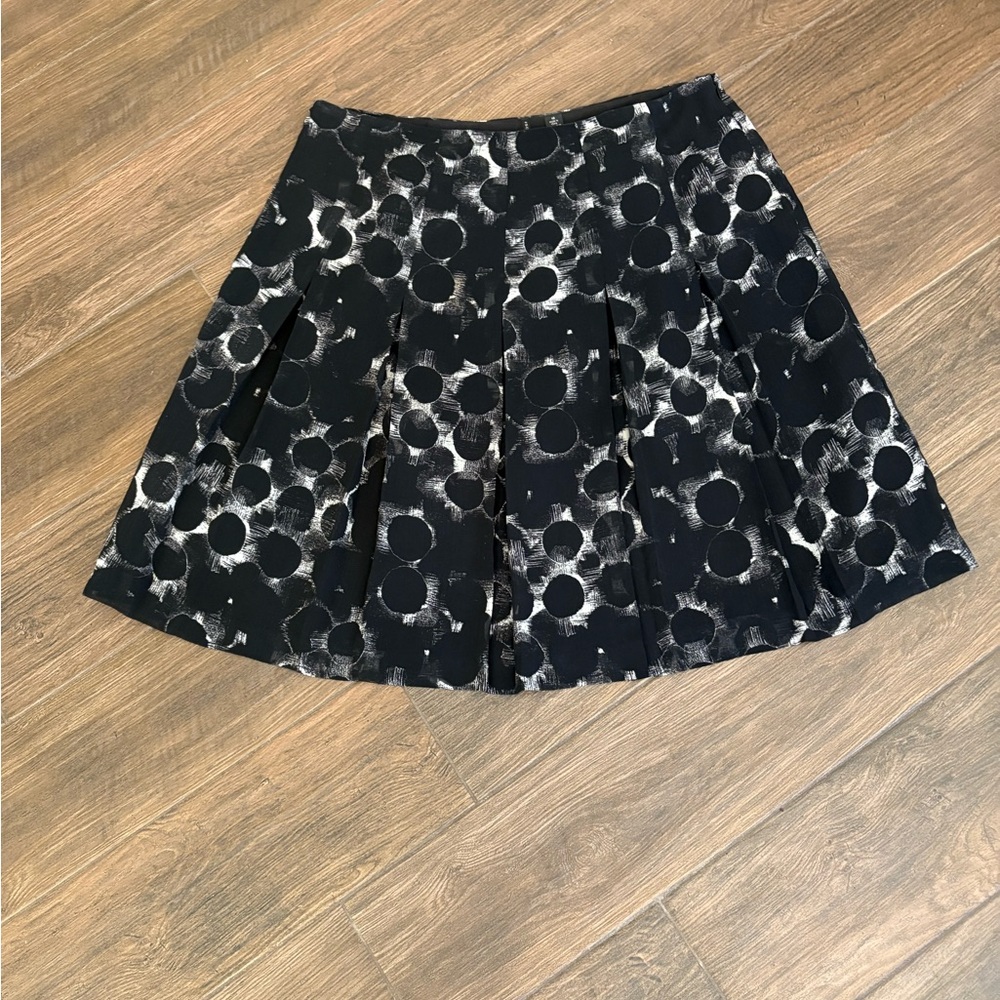 Isda & Co. Black and White Pleated Skirt, size 10